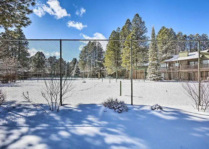 Steps To Golf Course: W/ Grill In Pinetop! Holiday home *