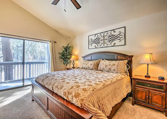Steps To Golf Course: W/ Grill In Pinetop! Holiday home *